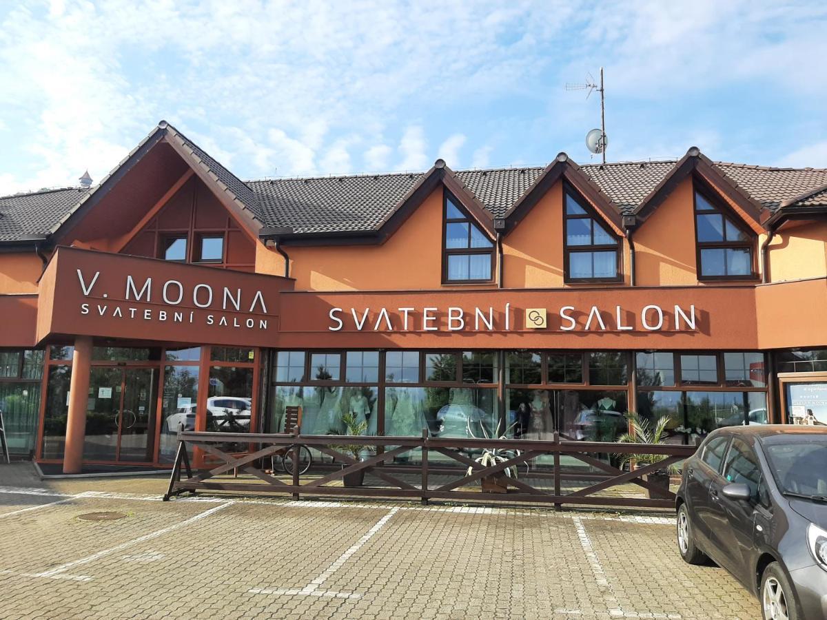 garni Hotel ASAS*** Most Buitenkant foto