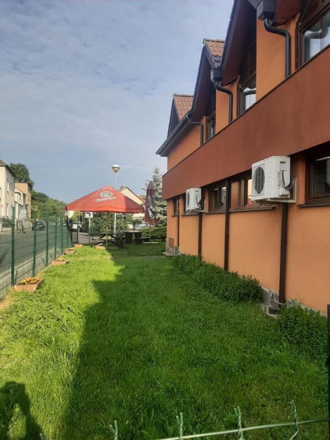 garni Hotel ASAS*** Most Buitenkant foto