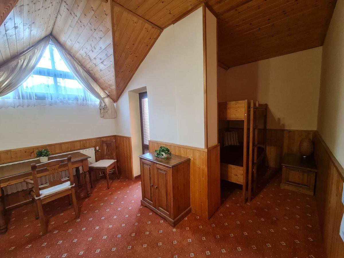 garni Hotel ASAS*** Most Buitenkant foto