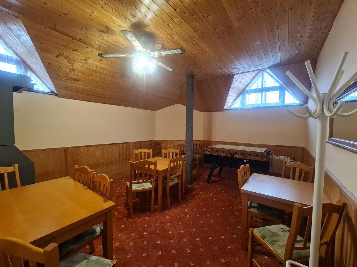garni Hotel ASAS*** Most Buitenkant foto
