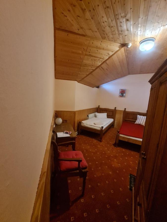 garni Hotel ASAS*** Most Buitenkant foto