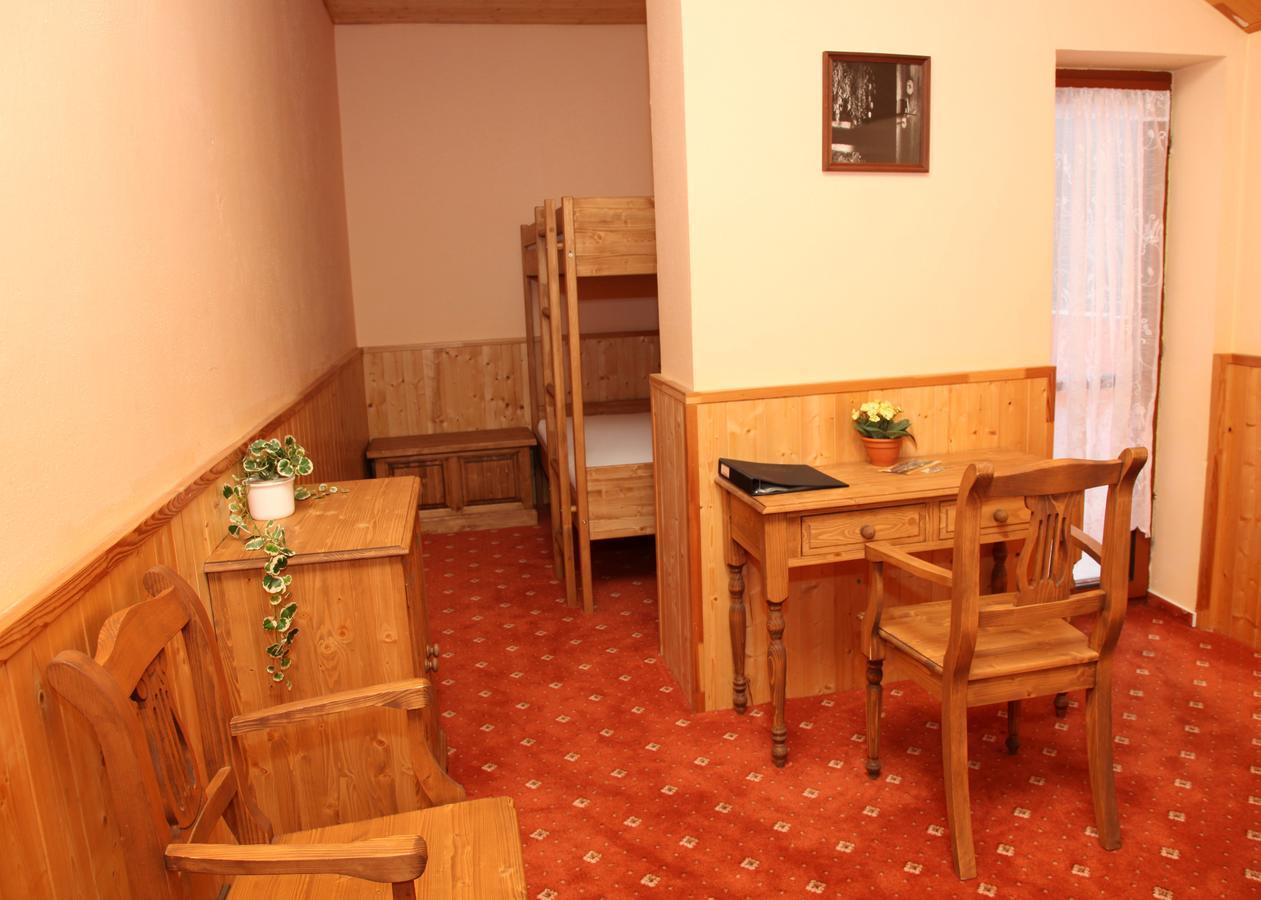 garni Hotel ASAS*** Most Buitenkant foto
