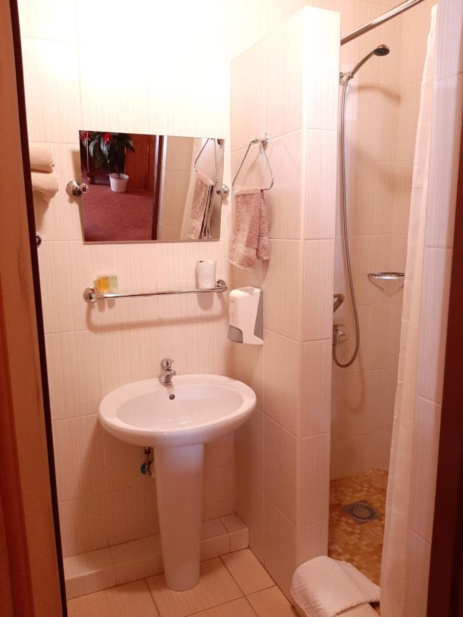 garni Hotel ASAS*** Most Buitenkant foto