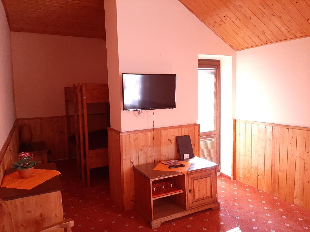 garni Hotel ASAS*** Most Buitenkant foto
