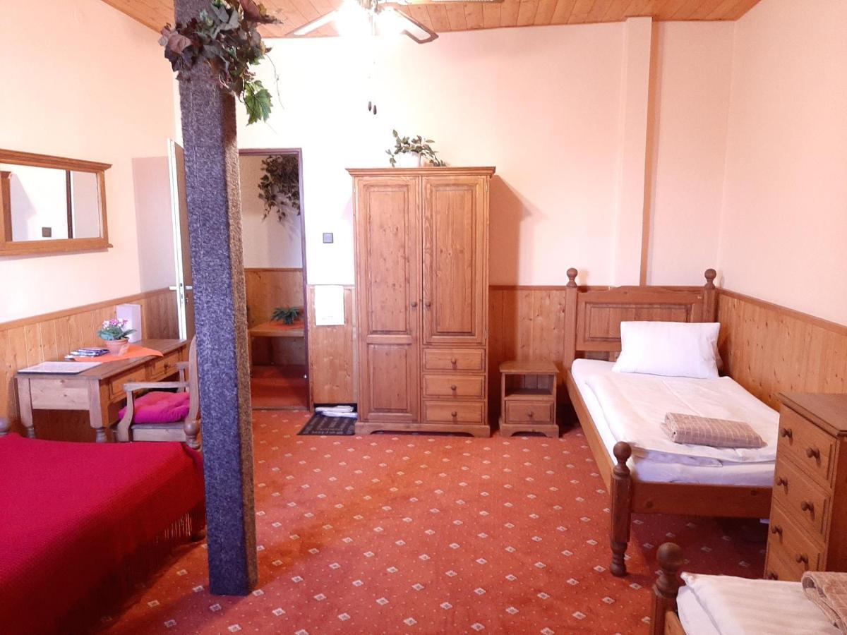 garni Hotel ASAS*** Most Buitenkant foto